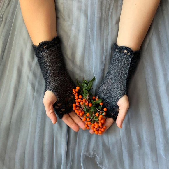 Midnight Shadows Handknit Fingerless Med Length Gloves Ombre Grey to Black - Picture 3 of 3